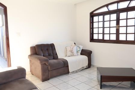 Casa à venda com 125m², 4 quartos e 2 vagasSala casa 2 (superior)