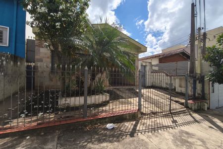 Casa à venda com 144m², 3 quartos e 2 vagasFachada