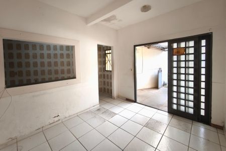 Casa à venda com 144m², 3 quartos e 2 vagasEdícula - Sala