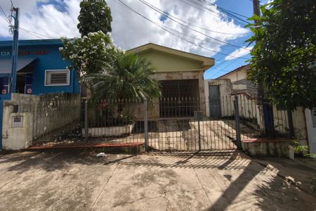 Casa à venda com 144m², 3 quartos e 2 vagasFachada
