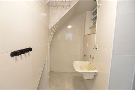 Casa à venda com 100m², 3 quartos e 1 vagaÁrea de Serviço