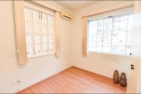 Casa à venda com 100m², 3 quartos e 1 vagaQuarto 1