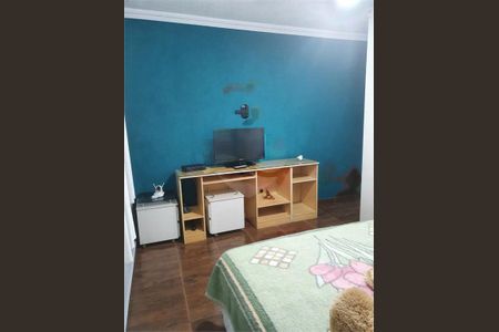 Casa à venda com 3 quartos, 126m² em Jardim Cliper, São Paulo