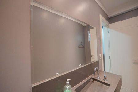 Casa de condomínio à venda com 286m², 3 quartos e 4 vagasLavabo