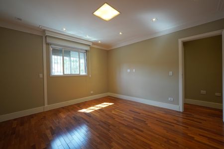 Casa de condomínio à venda com 286m², 3 quartos e 4 vagasSuíte 2