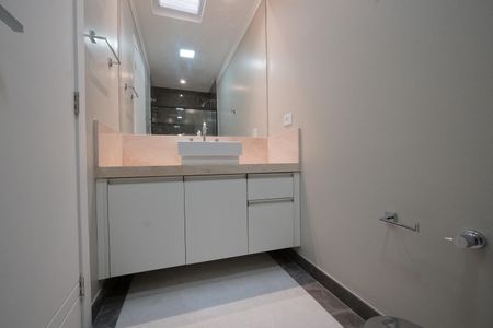 Casa de condomínio à venda com 286m², 3 quartos e 4 vagasSuíte 2