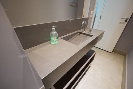 Casa de condomínio à venda com 286m², 3 quartos e 4 vagasLavabo