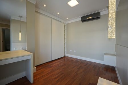 Casa de condomínio à venda com 286m², 3 quartos e 4 vagasSuíte 3