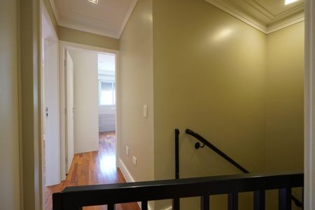 Casa de condomínio à venda com 286m², 3 quartos e 4 vagasCorredor