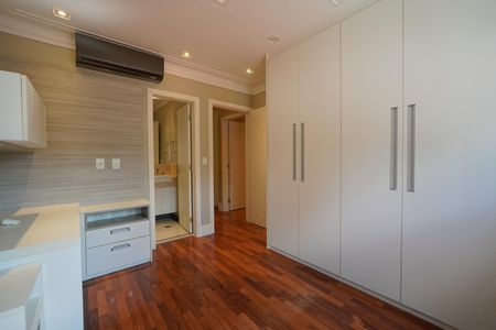 Casa de condomínio à venda com 286m², 3 quartos e 4 vagasSuíte 1