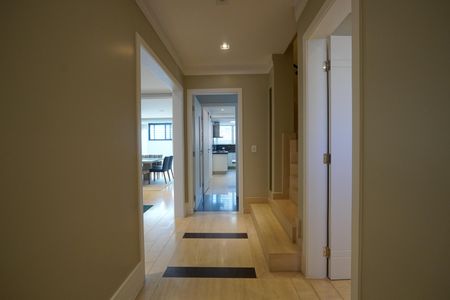 Casa de condomínio à venda com 286m², 3 quartos e 4 vagasEntrada