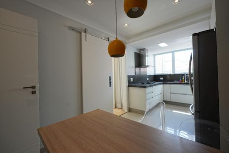 Casa de condomínio à venda com 286m², 3 quartos e 4 vagasCozinha