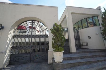 Casa de condomínio à venda com 286m², 3 quartos e 4 vagasFachada