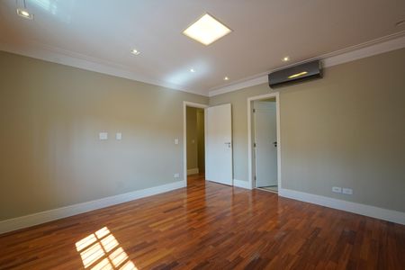 Casa de condomínio à venda com 286m², 3 quartos e 4 vagasSuíte 2