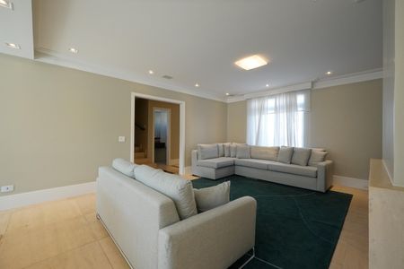 Casa de condomínio à venda com 286m², 3 quartos e 4 vagasSala