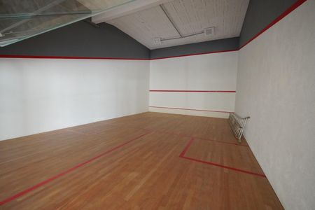 Casa de condomínio à venda com 286m², 3 quartos e 4 vagasQuadra Squash