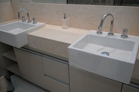 Casa de condomínio à venda com 286m², 3 quartos e 4 vagasSuíte 3