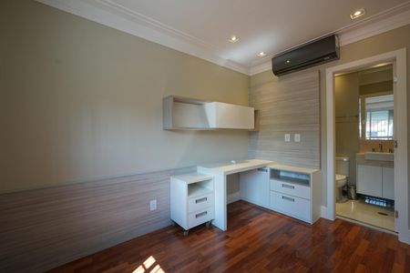 Casa de condomínio à venda com 286m², 3 quartos e 4 vagasSuíte 1