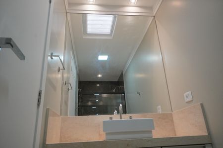 Casa de condomínio à venda com 286m², 3 quartos e 4 vagasSuíte 2