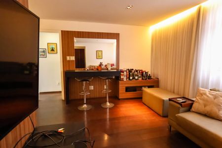 Apartamento à venda com 155m², 4 quartos e 2 vagasSala