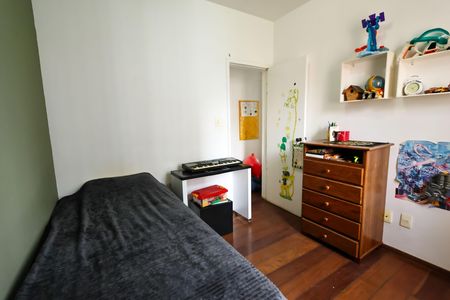 Apartamento à venda com 155m², 4 quartos e 2 vagasQuarto 2