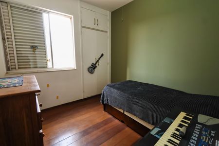 Apartamento à venda com 155m², 4 quartos e 2 vagasQuarto 2
