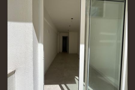 Apartamento para alugar com 49m², 1 quarto e sem vaga Apartamento para alugar com 49m², 1 quarto e sem vagaVaranda do Quarto