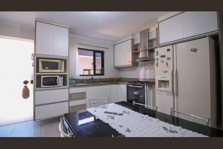 Casa à venda com 250m², 3 quartos e 3 vagas