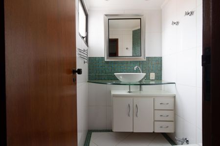 Banheiro da Suíte 1 de apartamento para alugar com 3 quartos, 117m² em Vila Congonhas, São Paulo