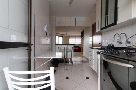 Apartamento à venda com 117m², 3 quartos e 2 vagasCozinha