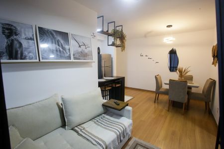 Sala de apartamento para alugar com 2 quartos, 50m² em Pechincha, Rio de Janeiro