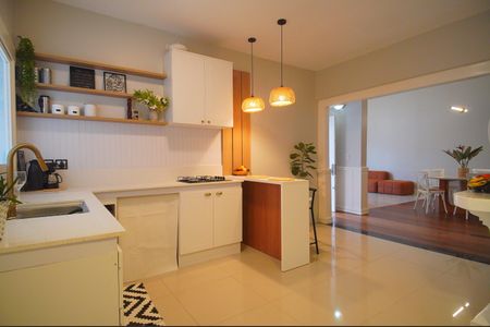 Casa à venda com 388m², 4 quartos e 4 vagasCozinha