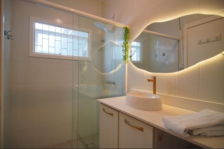 Casa à venda com 388m², 4 quartos e 4 vagasBanheiro da Suíte