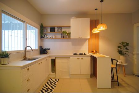 Casa à venda com 388m², 4 quartos e 4 vagasCozinha