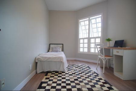 Casa à venda com 388m², 4 quartos e 4 vagasQuarto 2