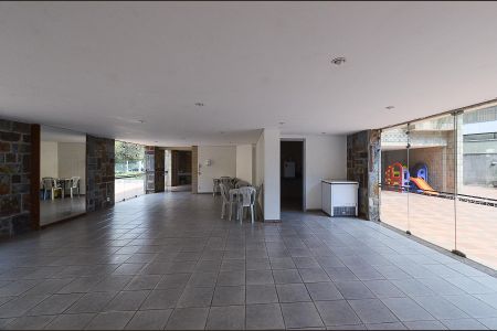 Apartamento à venda com 200m², 4 quartos e 2 vagas Apartamento à venda com 200m², 4 quartos e 2 vagasÁrea comum - Salão de festas