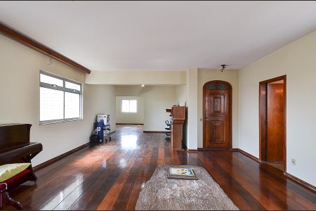 Apartamento à venda com 200m², 4 quartos e 2 vagas Apartamento à venda com 200m², 4 quartos e 2 vagasSala Ambientes