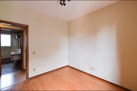 Apartamento à venda com 200m², 4 quartos e 2 vagas Apartamento à venda com 200m², 4 quartos e 2 vagasQuarto 1