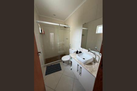 Casa à venda com 123m², 3 quartos e 2 vagasBanheiro