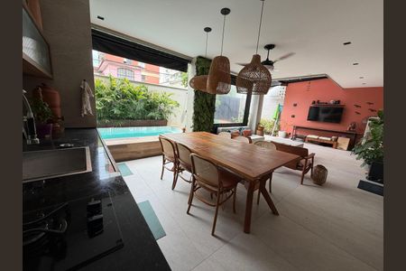 Casa à venda com 123m², 3 quartos e 2 vagasÁrea externa