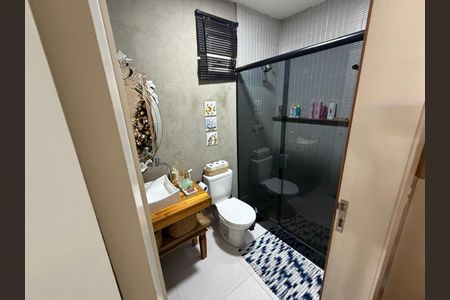 Casa à venda com 123m², 3 quartos e 2 vagasBanheiro