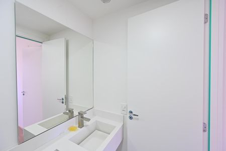 Apartamento à venda com 30m², 1 quarto e sem vaga Apartamento à venda com 30m², 1 quarto e sem vagaBanheiro Social