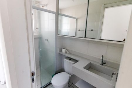 Banheiro de apartamento para alugar com 2 quartos, 43m² em Jardim Helga, São Paulo