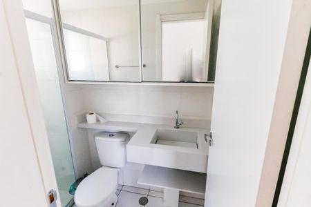 Banheiro de apartamento para alugar com 2 quartos, 43m² em Jardim Helga, São Paulo