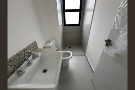 Apartamento à venda com 87m², 2 quartos e 2 vagasBanheiro da Suíte 2