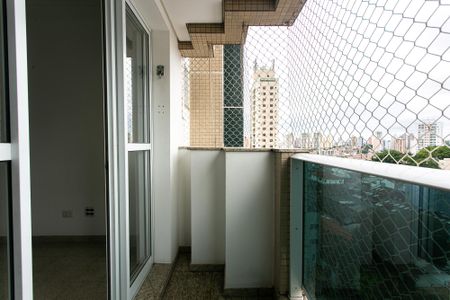 Apartamento à venda com 110m², 4 quartos e 3 vagasVaranda da Sala
