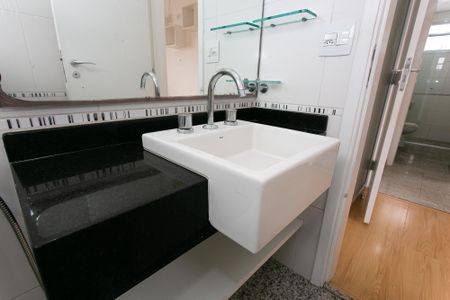 Apartamento à venda com 110m², 4 quartos e 3 vagasBanheiro da Suíte