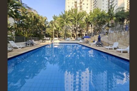 Apartamento à venda com 73m², 3 quartos e 1 vaga Apartamento à venda com 73m², 3 quartos e 1 vagaÁrea comum - Piscina