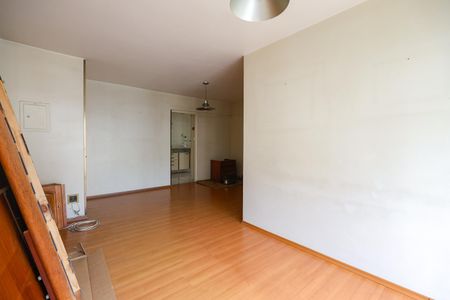 Sala de apartamento à venda com 3 quartos, 73m² em Jardim Londrina, São Paulo
