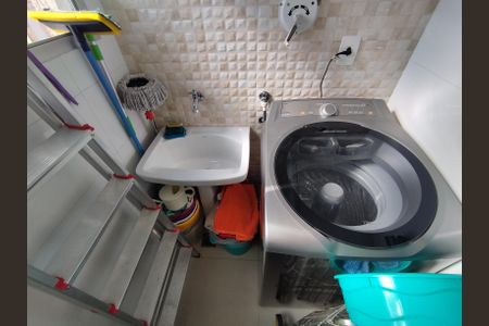 Apartamento à venda com 64m², 2 quartos e 1 vaga Apartamento à venda com 64m², 2 quartos e 1 vagaÁrea de Serviço